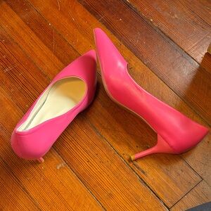 Women’s Hot Pink Pointed-Toe Pumps